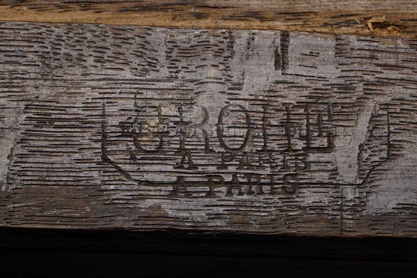 paire de commodes Grohe style Louis XVI