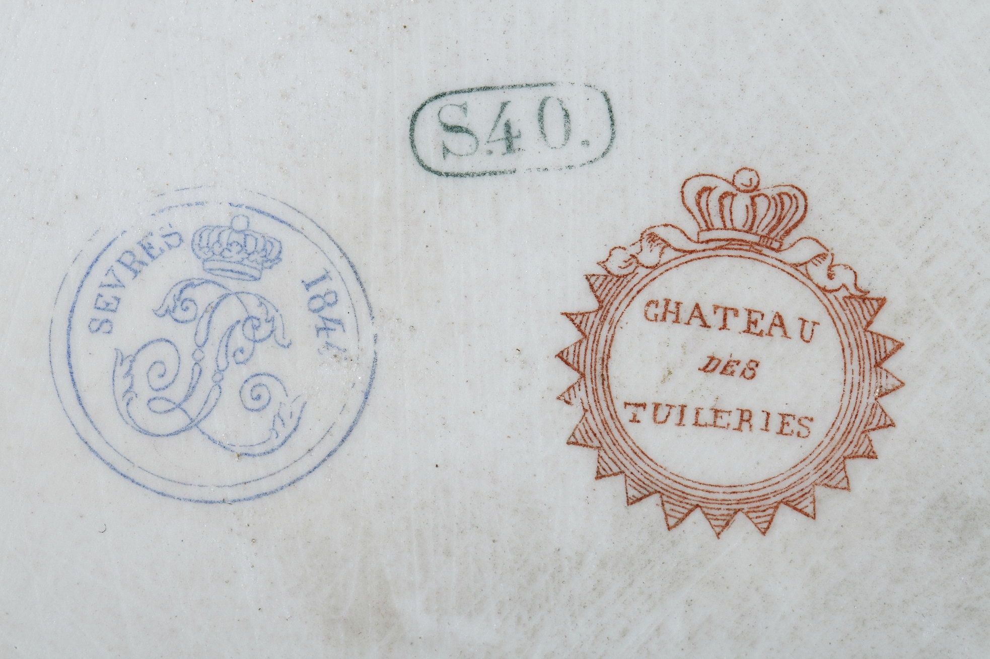 service à thé marques de Sèvres et des Tuileries